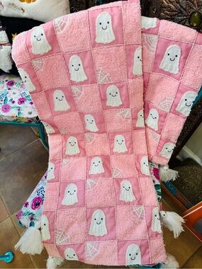 This for 2 Source Unknown Pink Ghost Patchwork-with Ghost Tassels Table Runners